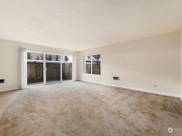 5021 Ripley Lane N 112, Renton WA 98056