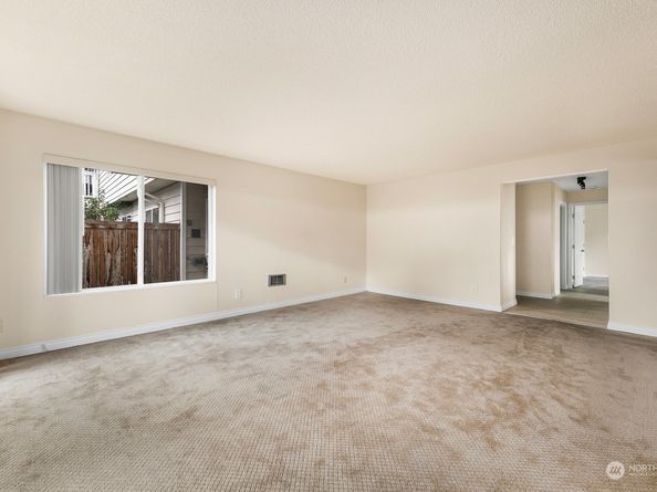 5021 Ripley Lane N 112, Renton WA 98056