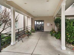 5021 Ripley Lane N 112, Renton WA 98056