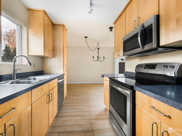 5021 Ripley Lane N 112, Renton WA 98056