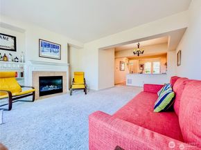 7732 Fairway Avenue SE 203, Snoqualmie WA 98065