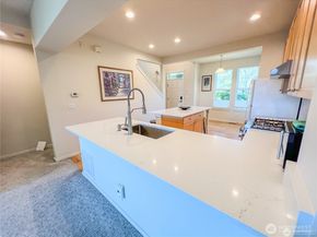7732 Fairway Avenue SE 203, Snoqualmie WA 98065