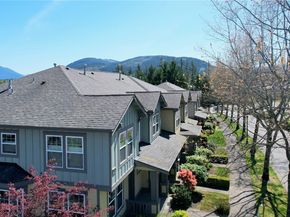7732 Fairway Avenue SE 203, Snoqualmie WA 98065