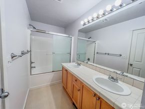 7732 Fairway Avenue SE 203, Snoqualmie WA 98065