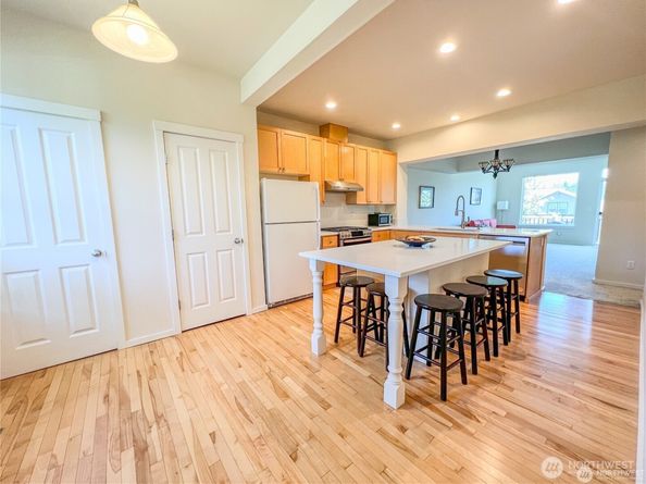 7732 Fairway Avenue SE 203, Snoqualmie WA 98065