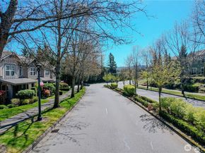 7732 Fairway Avenue SE 203, Snoqualmie WA 98065