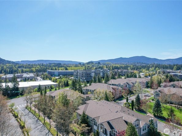 7732 Fairway Avenue SE 203, Snoqualmie WA 98065