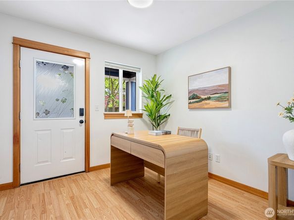 6348 34th Avenue SW C, Seattle WA 98126