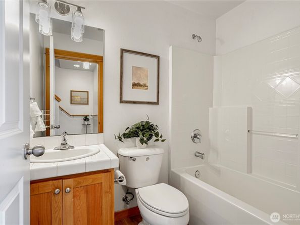 6348 34th Avenue SW C, Seattle WA 98126