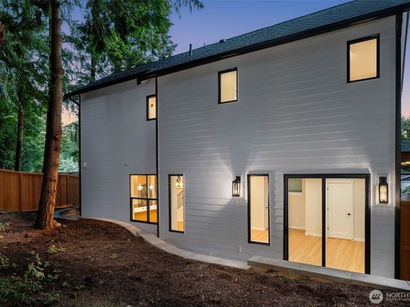 10602 NE 137th Place, Kirkland WA 98033