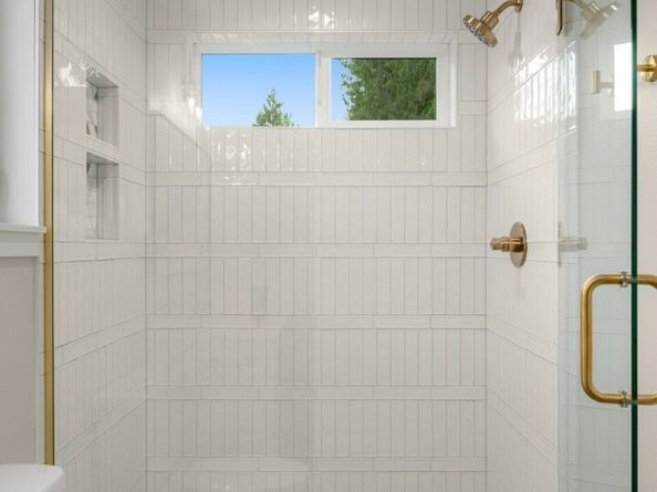 10602 NE 137th Place, Kirkland WA 98033