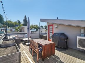 917 29th Avenue S, Seattle WA 98144