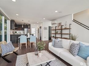 917 29th Avenue S, Seattle WA 98144