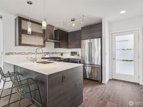917 29th Avenue S, Seattle WA 98144