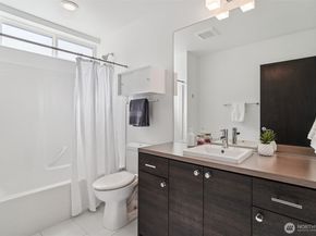 917 29th Avenue S, Seattle WA 98144