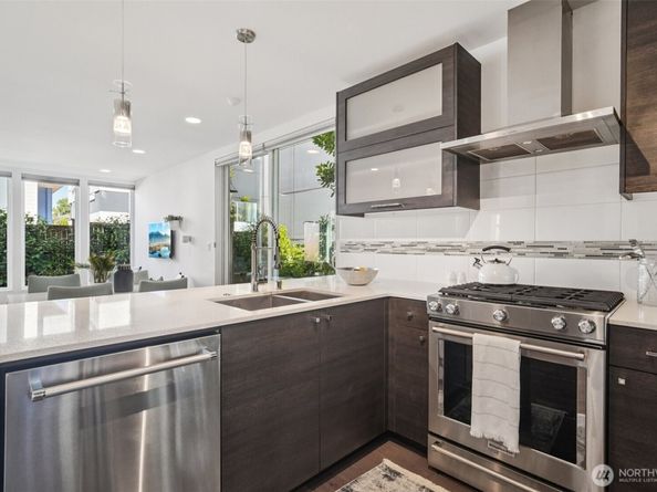 917 29th Avenue S, Seattle WA 98144