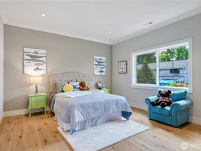 12811 SE 44th Place, Bellevue WA 98006