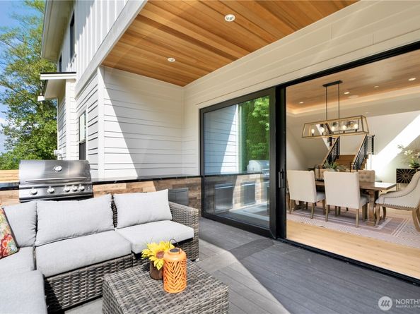 12811 SE 44th Place, Bellevue WA 98006