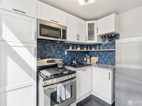 22 John Street 10, Seattle WA 98109