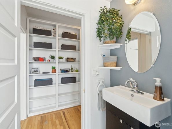 22 John Street 10, Seattle WA 98109