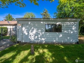 327 NE 90th Street, Seattle WA 98115
