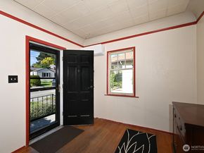 327 NE 90th Street, Seattle WA 98115