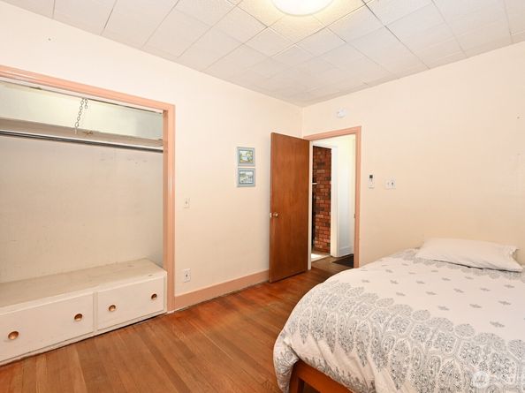 327 NE 90th Street, Seattle WA 98115