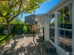 327 NE 90th Street, Seattle WA 98115