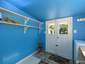 327 NE 90th Street, Seattle WA 98115