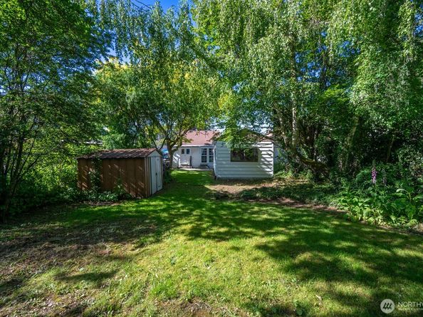 327 NE 90th Street, Seattle WA 98115