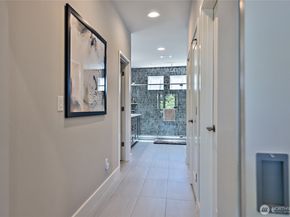 12442 NE 11th Lane A6, Bellevue WA 98005