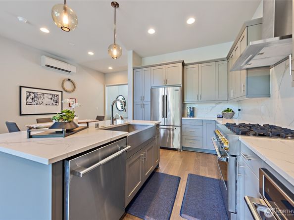 12442 NE 11th Lane A6, Bellevue WA 98005