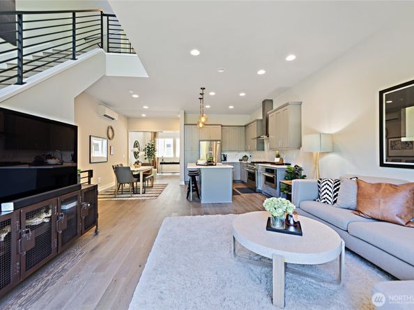 12442 NE 11th Lane A6, Bellevue WA 98005