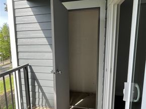 14206 NE 181st Place L206, Woodinville WA 98072