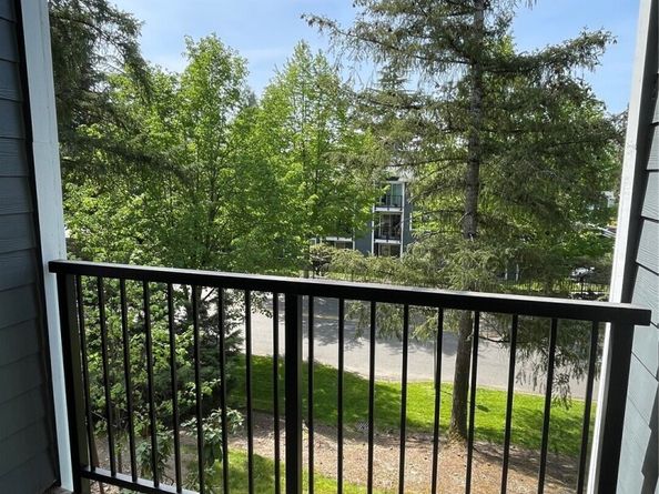 14206 NE 181st Place L206, Woodinville WA 98072