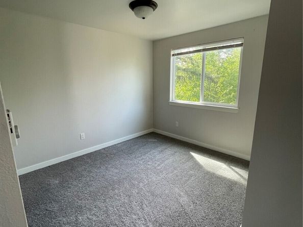 14206 NE 181st Place L206, Woodinville WA 98072