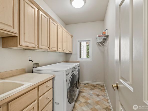 21460 NE 143rd Street, Woodinville WA 98077