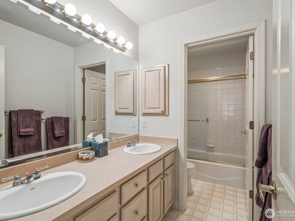 21460 NE 143rd Street, Woodinville WA 98077