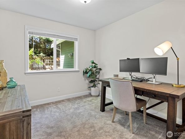 6211 247th Avenue NE, Redmond WA 98053