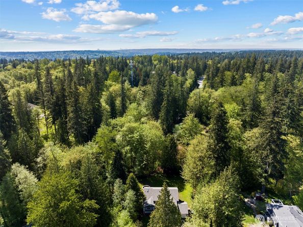 6211 247th Avenue NE, Redmond WA 98053