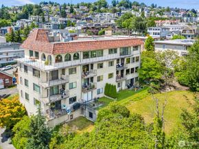 610 Aloha Street 401, Seattle WA 98109