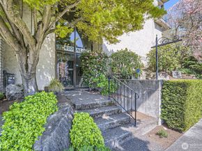 610 Aloha Street 401, Seattle WA 98109