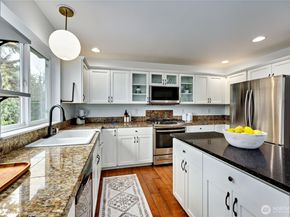 34599 Bridge View Drive NE, Kingston WA 98346