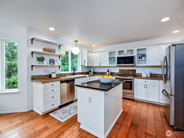 34599 Bridge View Drive NE, Kingston WA 98346