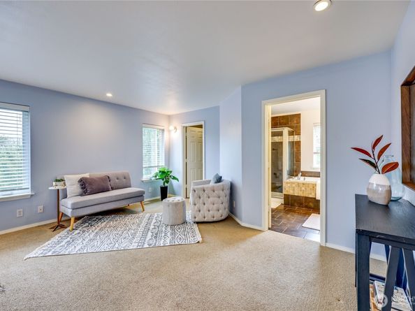 34599 Bridge View Drive NE, Kingston WA 98346