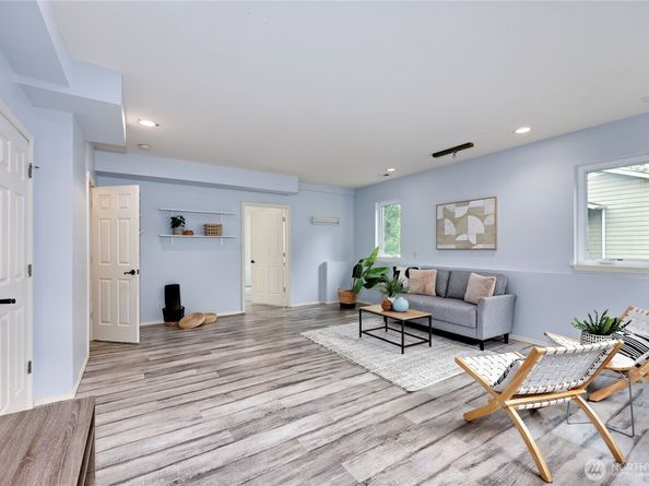 34599 Bridge View Drive NE, Kingston WA 98346
