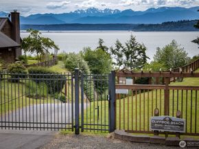34599 Bridge View Drive NE, Kingston WA 98346