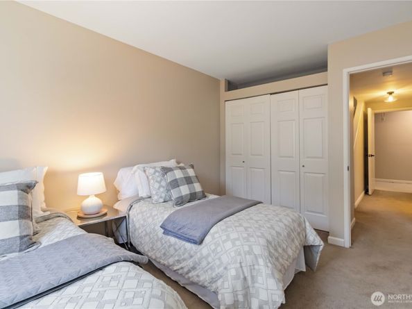 3030 80th Avenue SE 514, Mercer Island WA 98040