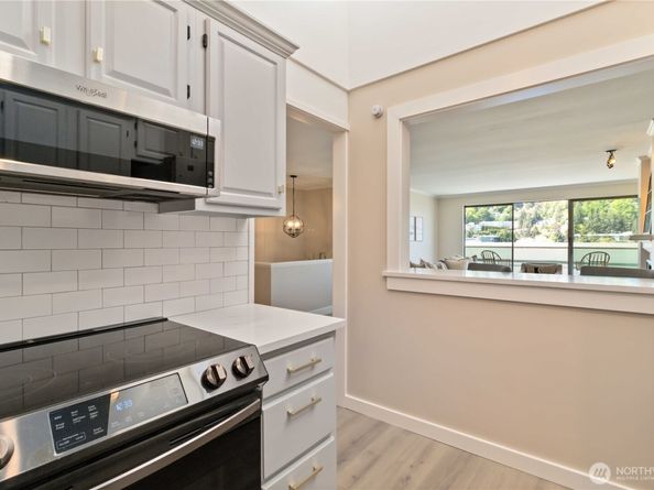 3030 80th Avenue SE 514, Mercer Island WA 98040
