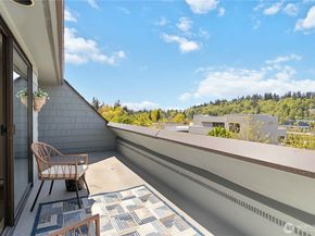 3030 80th Avenue SE 514, Mercer Island WA 98040